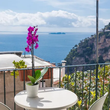 Alojamento de Acomodação e Pequeno-almoço Casa Nilde Positano